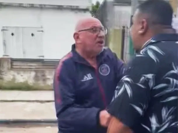 policia-retirado-colectivero