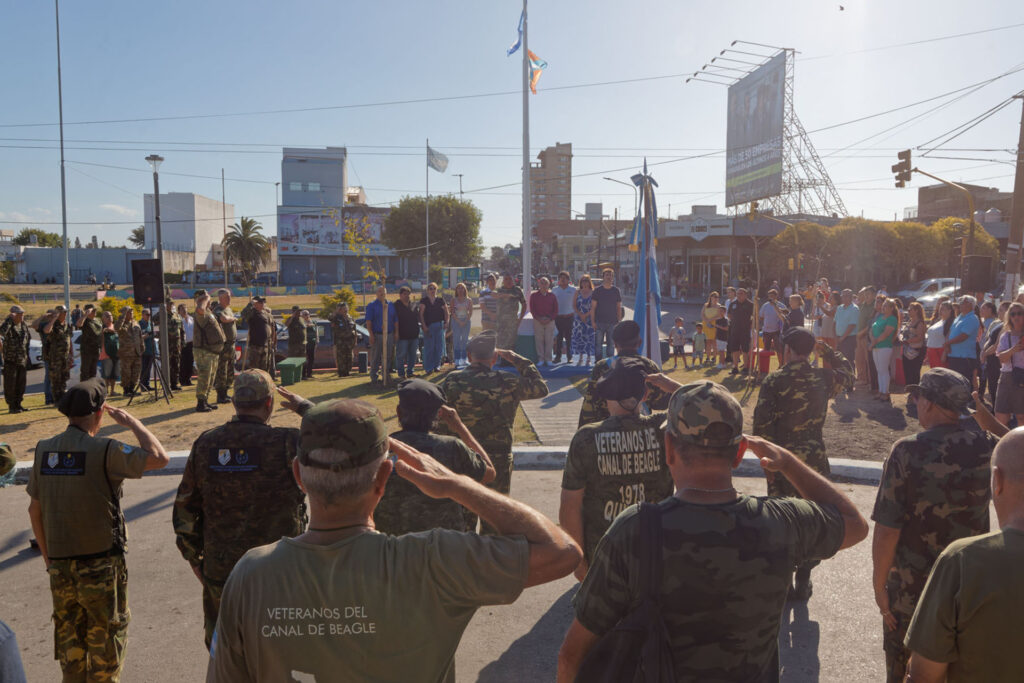 SE PUSO EN VALOR LA PLAZA DE LA ARGENTINIDAD 2 (1)