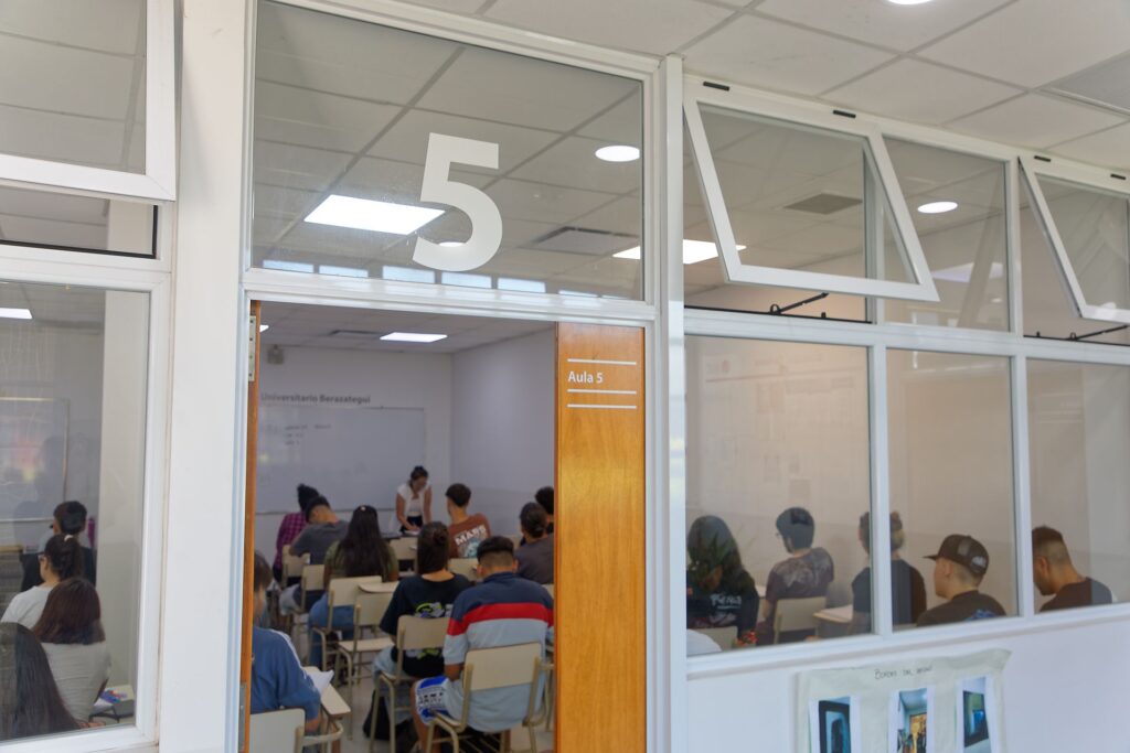 CENTRO UNIVERSITARIO BERAZATEGUI 2