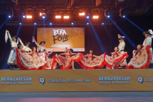 LLEGA BERA FOLK EL CERTAMEN DE FOLCLORE DE BERAZATEGUI 2 (1)