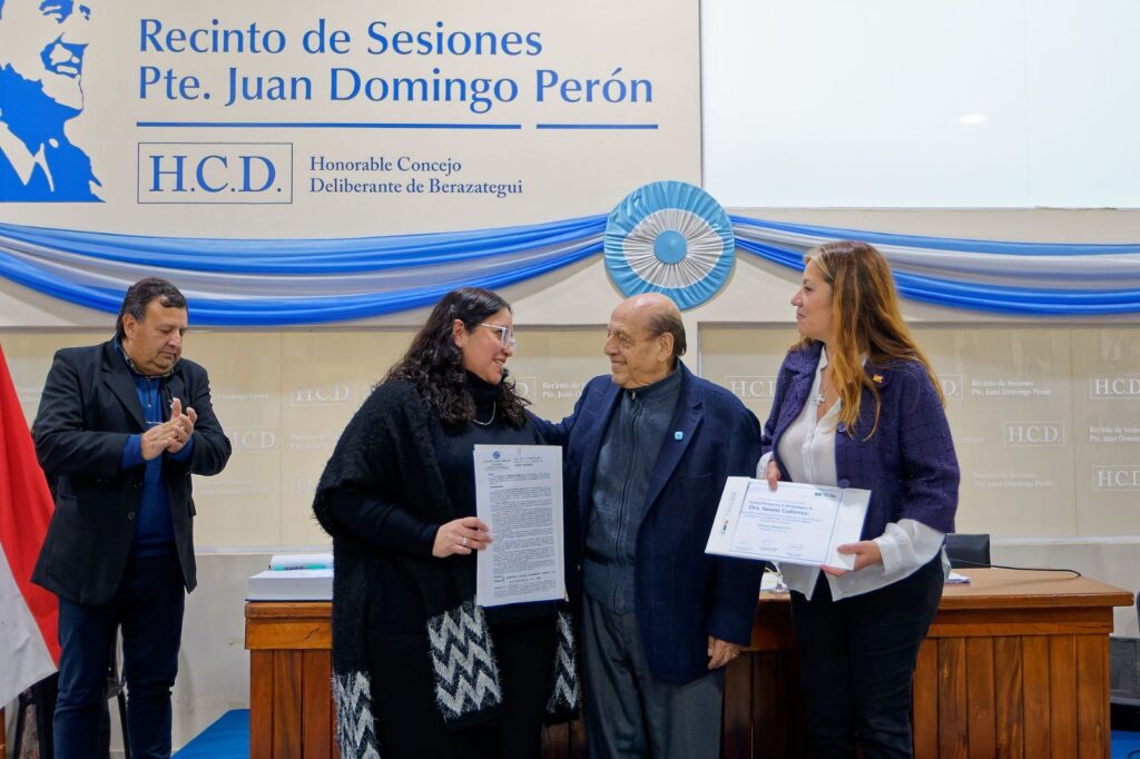 thumbnail_La Doctora Gutierrez fue declarada “Vecina Distinguida” por el Concejo Deliberante de Berazategui (2)