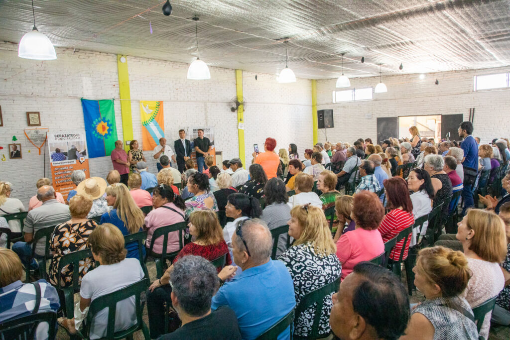 MUSSI ENTREGÓ 200 COMPROBANTES DE EXIMICIONES DE TASAS MUNICIPALES (4) (1)