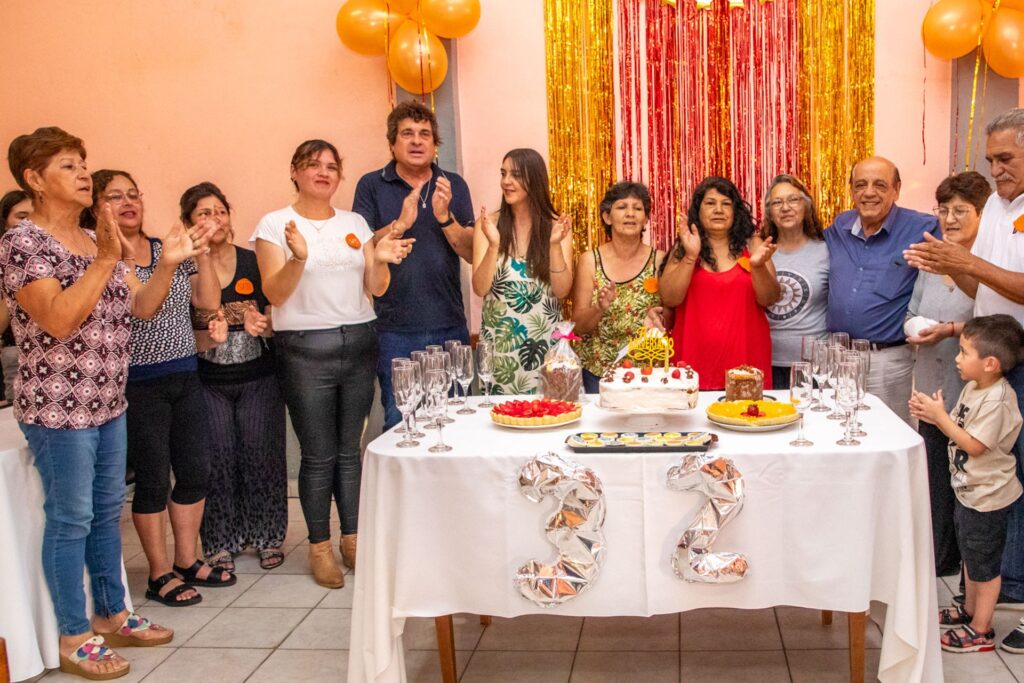 thumbnail_LA SOCIEDAD DE FOMENTO SEVILLA FESTEJÓ SUS 32 AÑOS (1)