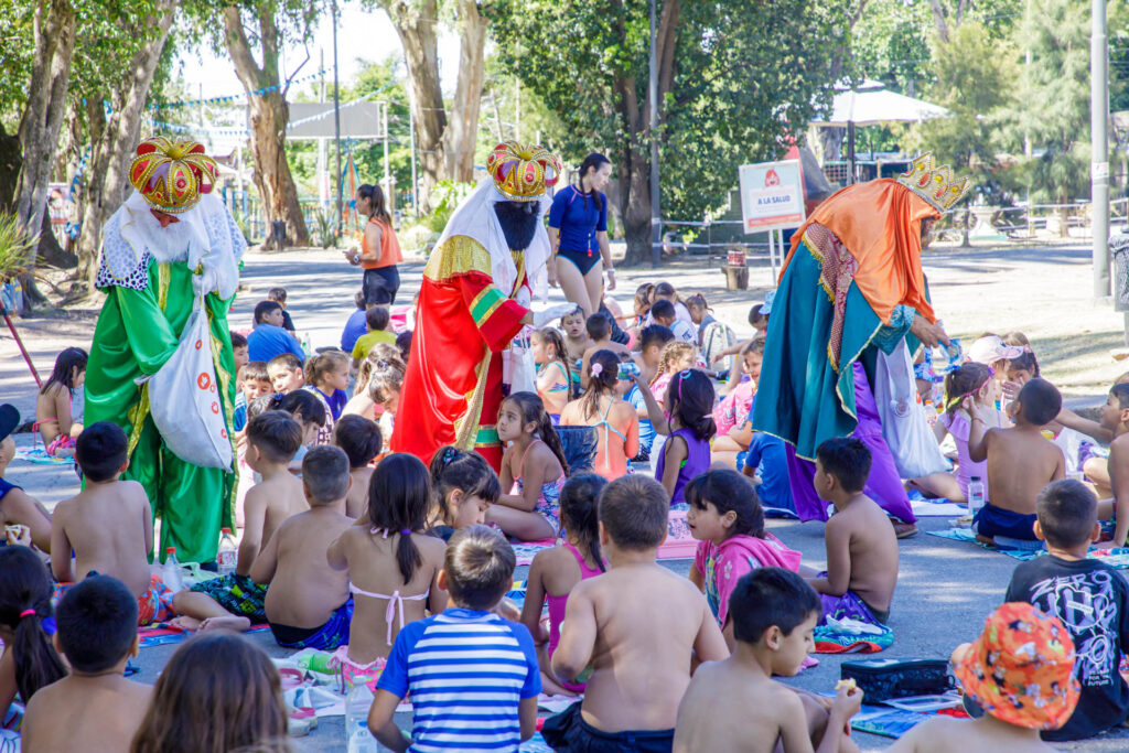 LOS REYES MAGOS RECORRIERON BERAZATEGUI 3