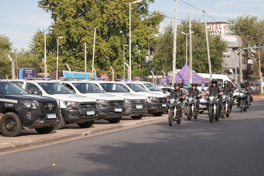 MEGAOPERATIVO DE SATURACIÓN POLICIAL EN BERNAL (2)
