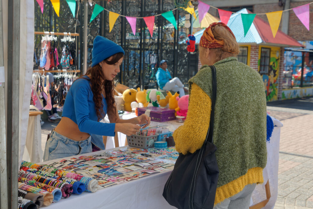 ARTESANÍAS BERAZATEGUENSES EN LA FERIA EMPRENDER (3) (1)