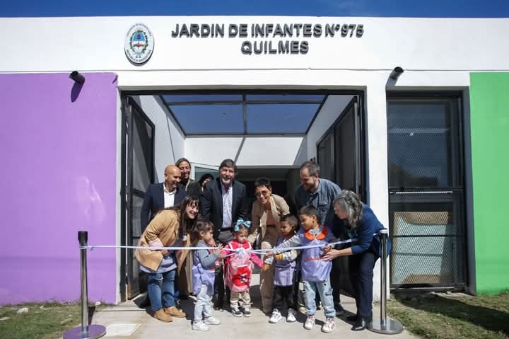 thumbnail_MAYRA INAUGURÓ EL JARDÍN DE INFANTES Nº 975 DEL BARRIO SANTA LUCÍA-LA PAZ DE QUILMES OESTE FINALIZADO CON FONDOS MUNICIPALES (3)