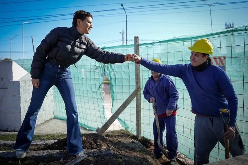 PLAZOLETA “HÉCTOR CÁMPORA” QUE SE REALIZA CON FONDOS MUNICIPALES (3)