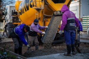 EL MUNICIPIO CONTINÚA CON TRABAJOS DE BACHEO Y DE MANTENIMIENTO DE ESPACIOS PÚBLICOS (4)