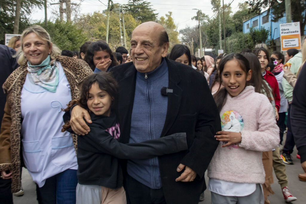 Se inauguraron nuevos pavimentos en Sourigues (3)