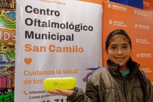 thumbnail_Entregaron anteojos gratuitos a vecinos y vecinas de Berazategui (5)