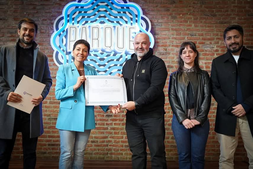 thumbnail_MAYRA MANTUVO UN ENCUENTRO CON AUTORIDADES DE CERVECERÍA QUILMES PARA PROFUNDIZAR EL TRABAJO EN CONJUNTO 1