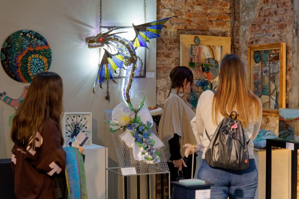 thumbnail_Ya se puede visitar el 27° Salón Nacional del Vidrio en el Arte 1