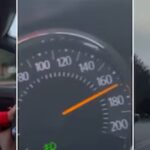 SE FILMÓ CUANDO MANEJABA A ALTA VELOCIDAD Y CRUZÓ EN ROJO: LE INHABILITARON LA LICENCIA