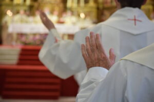 sacerdotes-10-1030x687