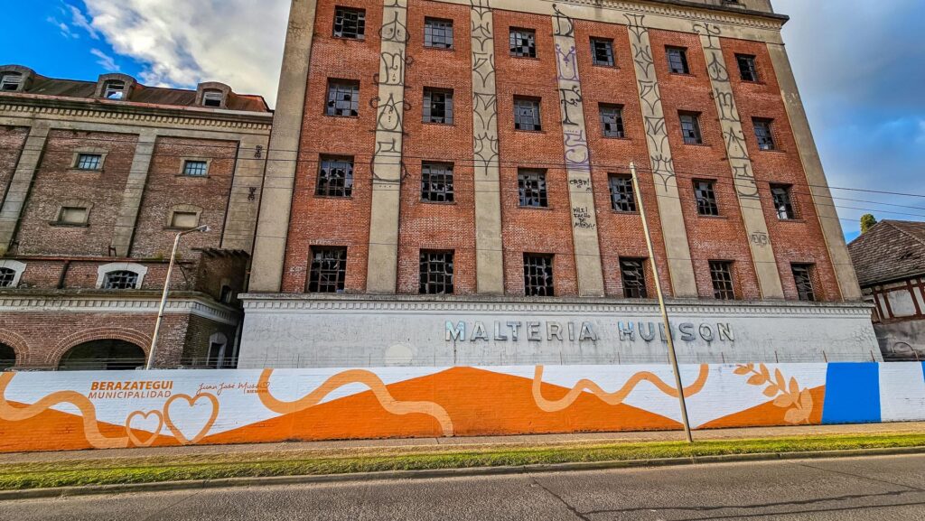 Berazategui cuida su espacio público y lo convierte en obras de arte (3)