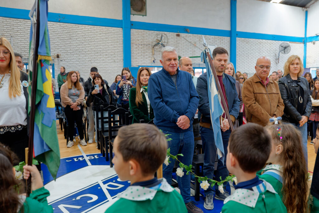 Carlos Balor acompañó la celebración por los 40 años del Jardín de Infantes Caritas Alegres (1)