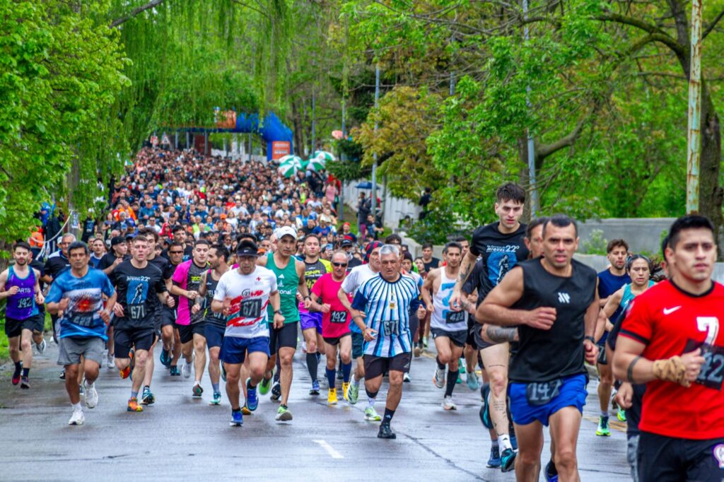 Miles de atletas participaron de la 22° edición de “La Carrera de Miguel” en Berazategui 7