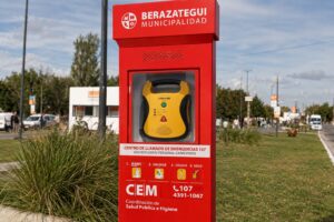 Un-desfibrilador-municipal-fue-clave-para-salvar-la-vida-de-un-vecino-de-Berazategui-2